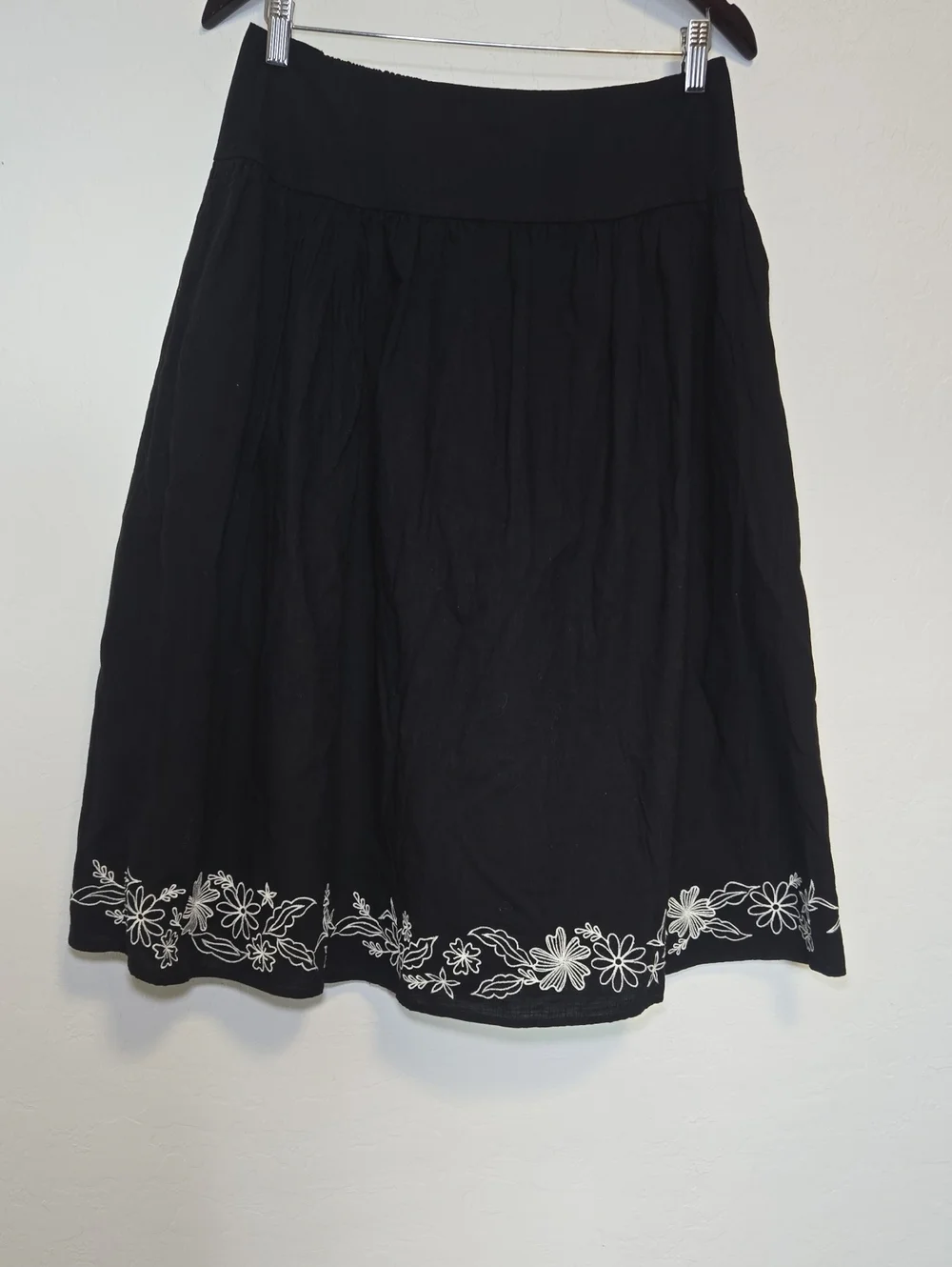 Treasure & Bond Embroidered Hem Cotton Midi Skirt Black A-Line Casual Sze M NWOT